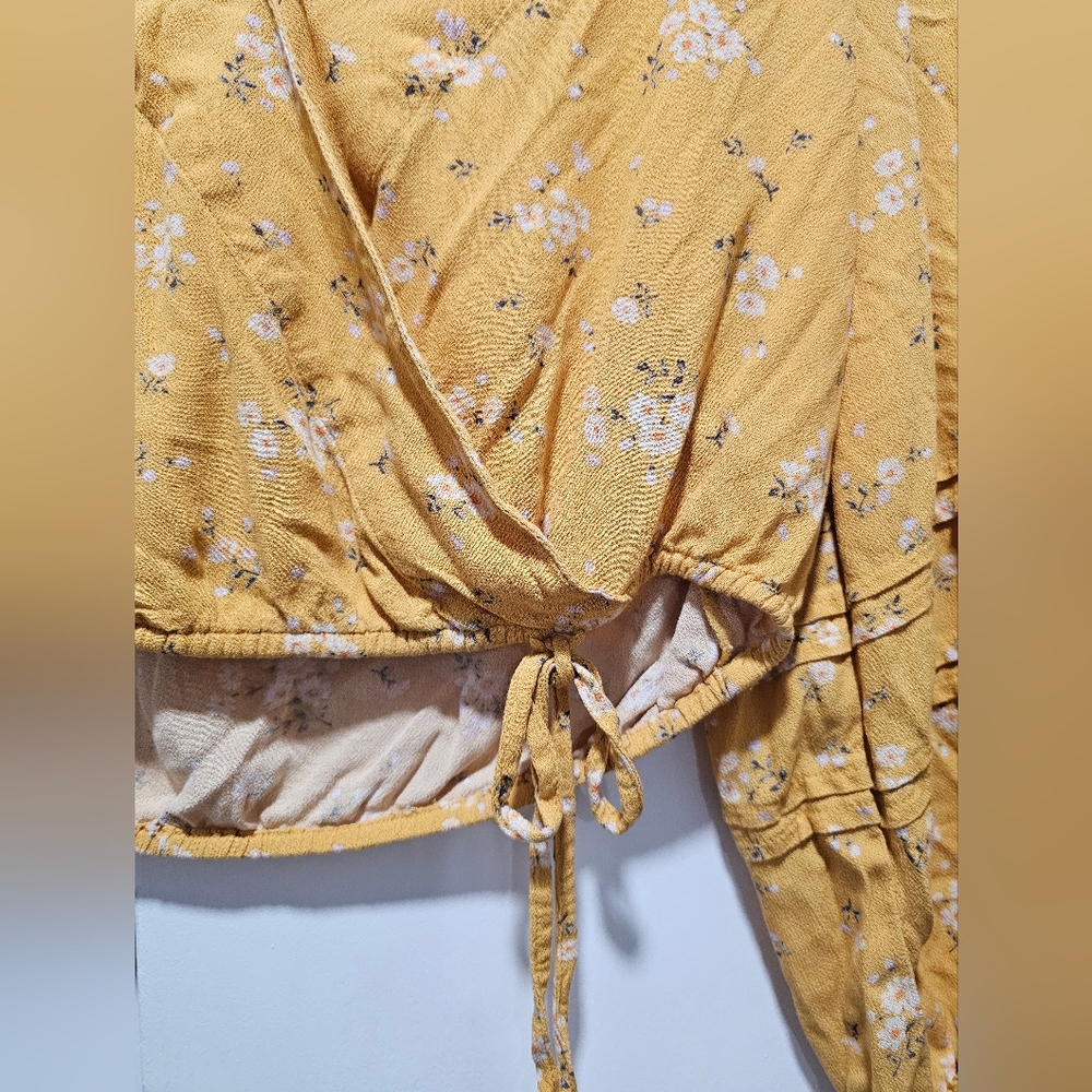 American Eagle Outfitters Yellow Floral Wrap Blouse, Medium - Picture 5 of 8